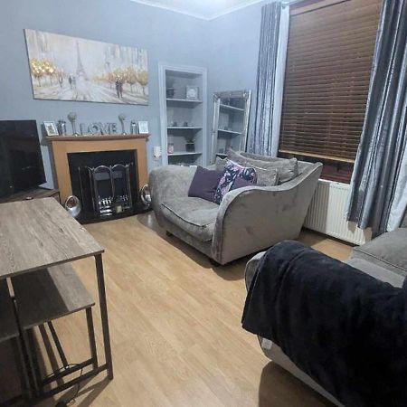 Lovely 2 Bedroom Apartment In Heart Of Дънди Екстериор снимка