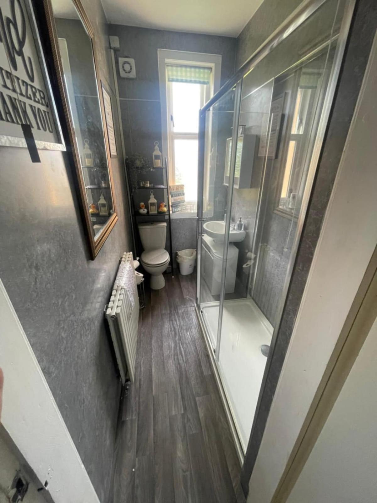 Lovely 2 Bedroom Apartment In Heart Of Дънди Екстериор снимка