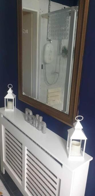 Lovely 2 Bedroom Apartment In Heart Of Дънди Екстериор снимка